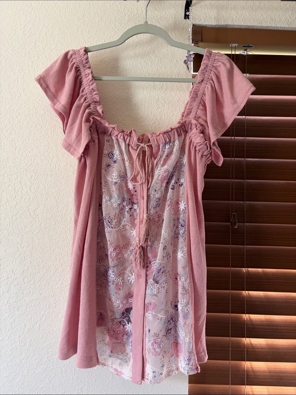 Easel Pink Floral Flutter Sleeve Boho Peasant Blouse Size Medium